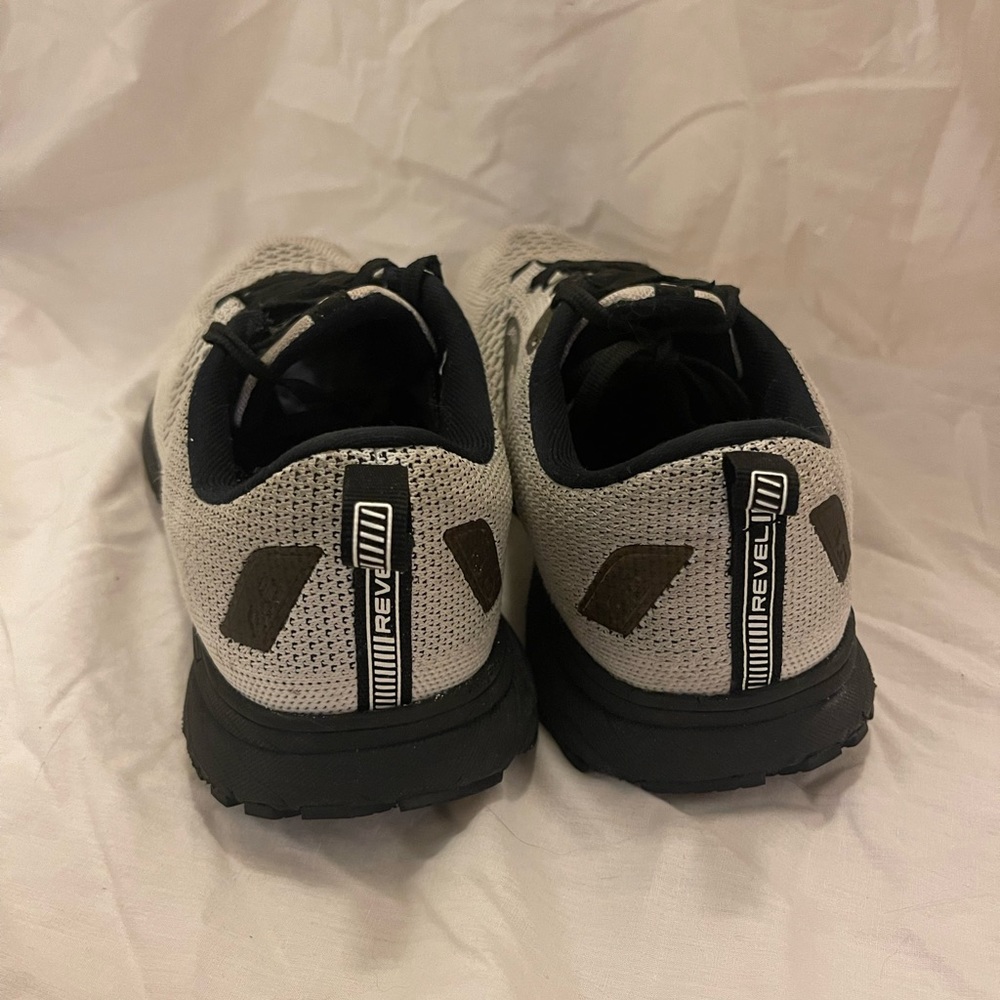 Women’s Brooks Revel 4 White/Black - Picture 8 of 8